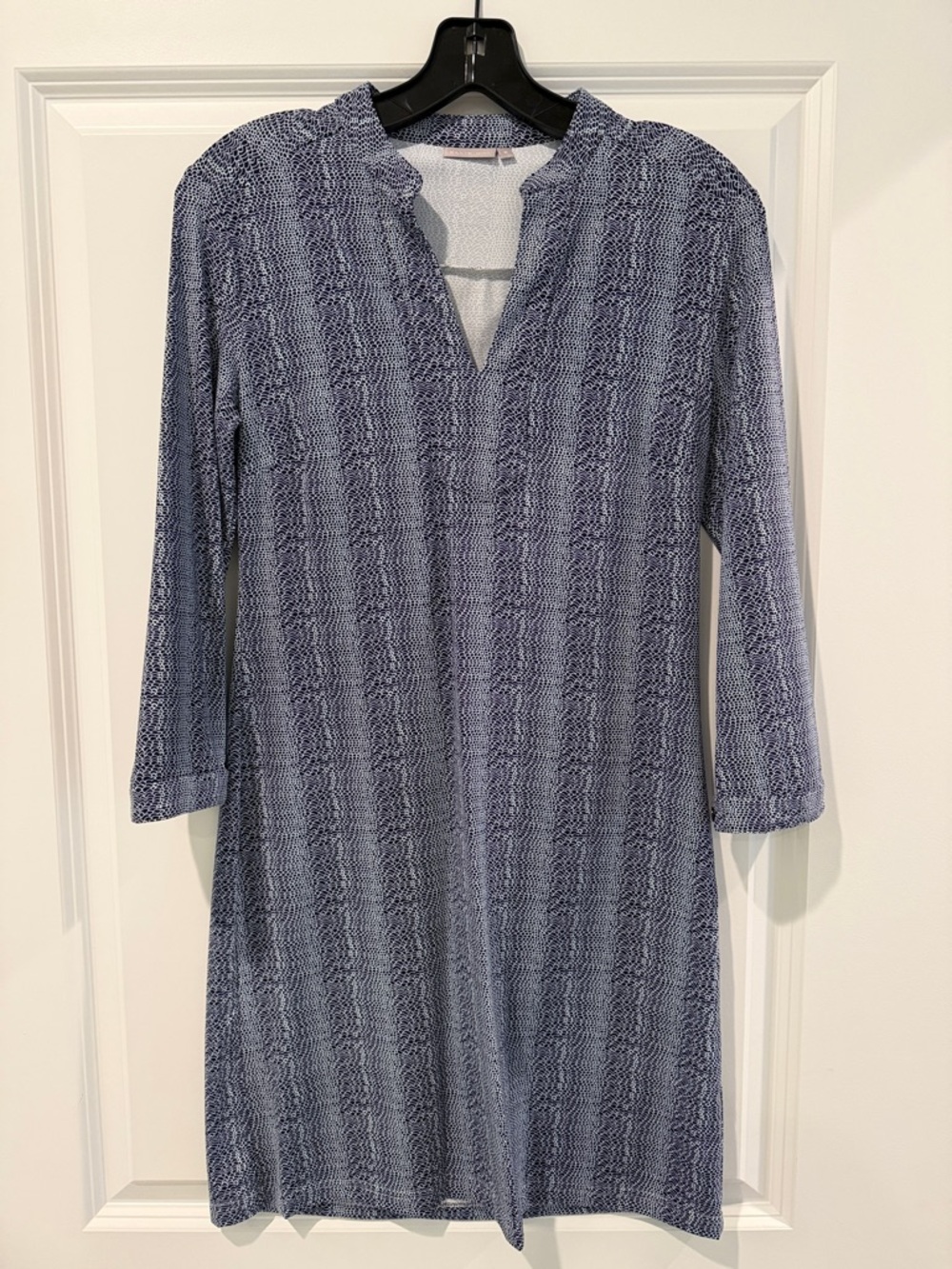 Women's Navy Textured Midi Dress - Classic V-Neck